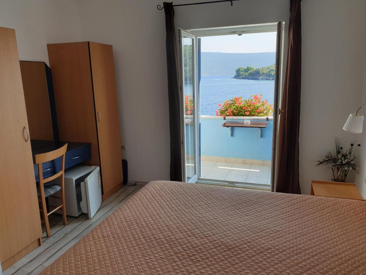 Bed and Breakfast Sobe Mamalu Valun Exteriér fotografie
