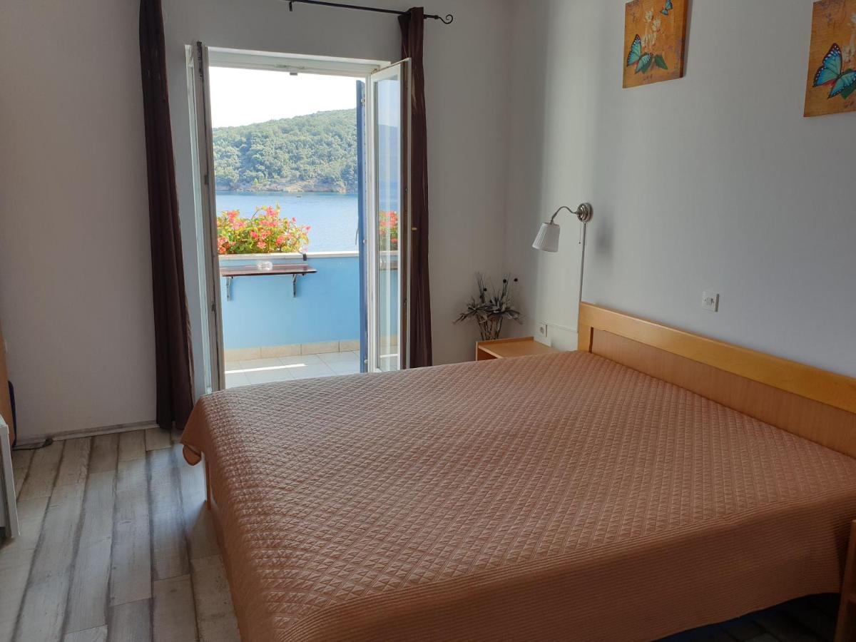 Bed and Breakfast Sobe Mamalu Valun Exteriér fotografie